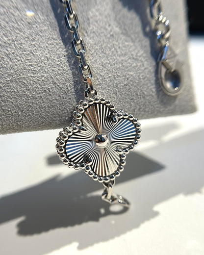 [BLUE TEARS] CLOVER 5 MOTIF LASER BRACELET COLLECTION