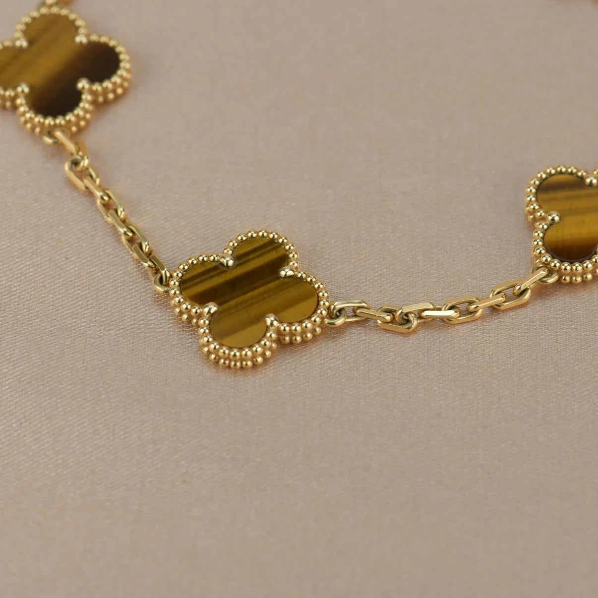 [BLUE TEARS] CLOVER 5 MOTIFS TIGER EYE BRACELET COLLECTION