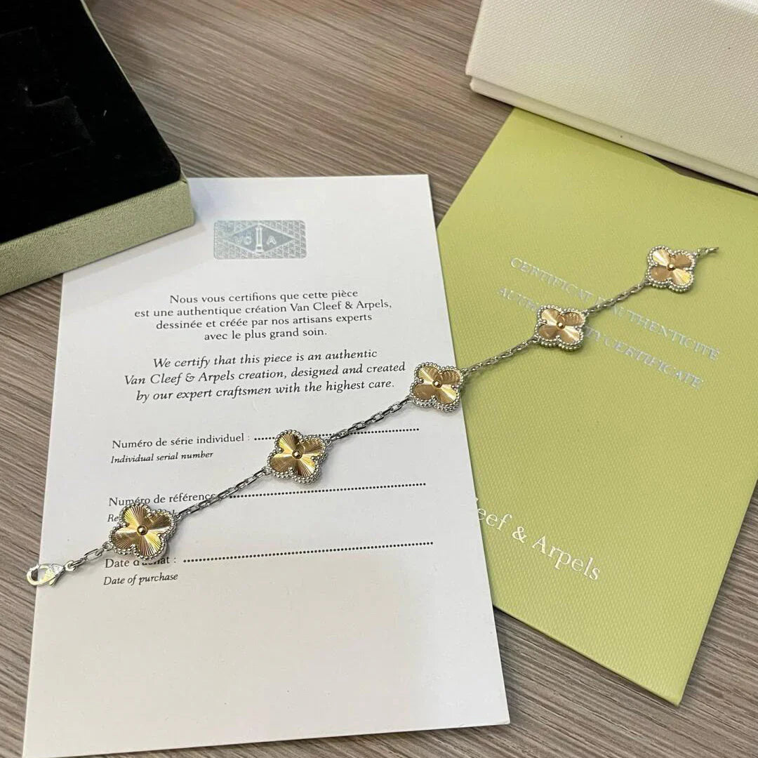 [BLUE TEARS] CLOVER 5 MOTIF LASER BRACELET COLLECTION